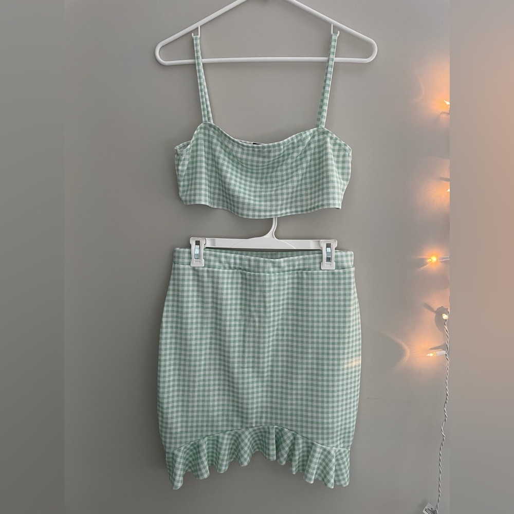 Two-piece summer set.